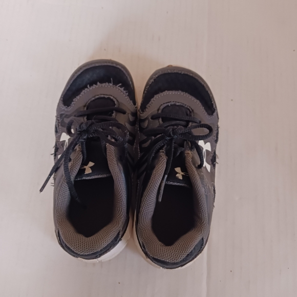 Under Armor Black Toddler Youth Sneakers Shoes Size 8 Lace Up Everyday - Picture 5 of 9